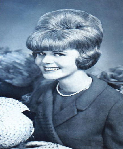 The Makeup & Hair Trends Of The Sixtes - www.1960sfashions.com